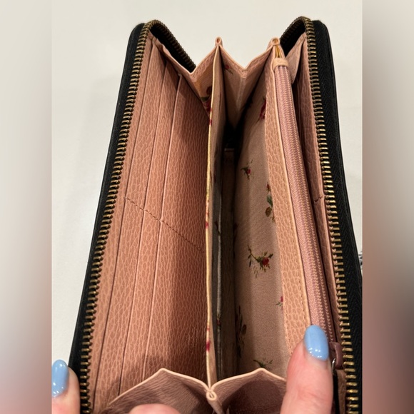 Gucci GG Marmont Bow Zip Around Wallet Black Leather Gold Logo - Picture 12 of 13